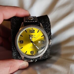 Invicta 1462 Yellow and Black Watch Bold Design
